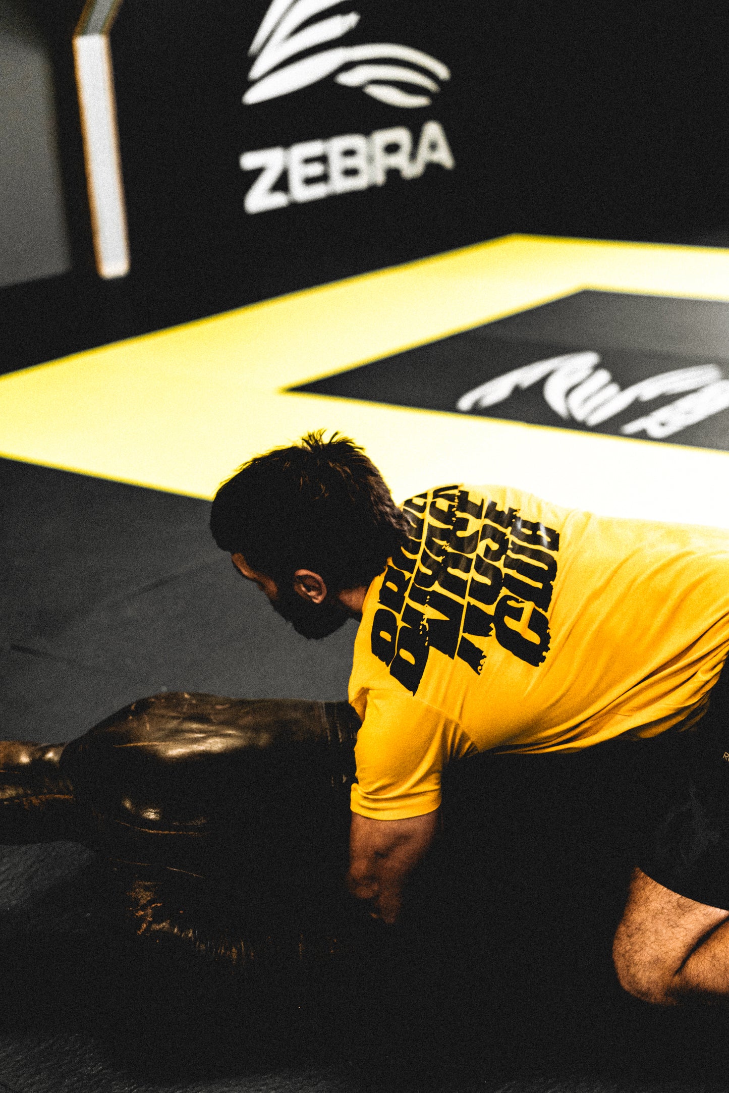 Broken Nose Club T-Shirt Gelb