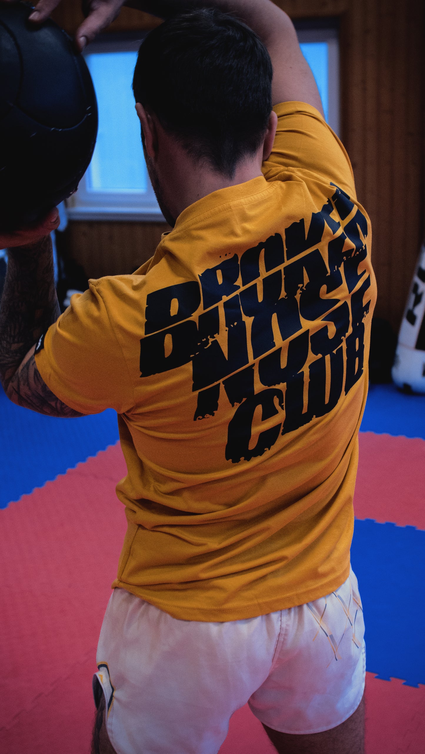 Broken Nose Club T-Shirt Gelb